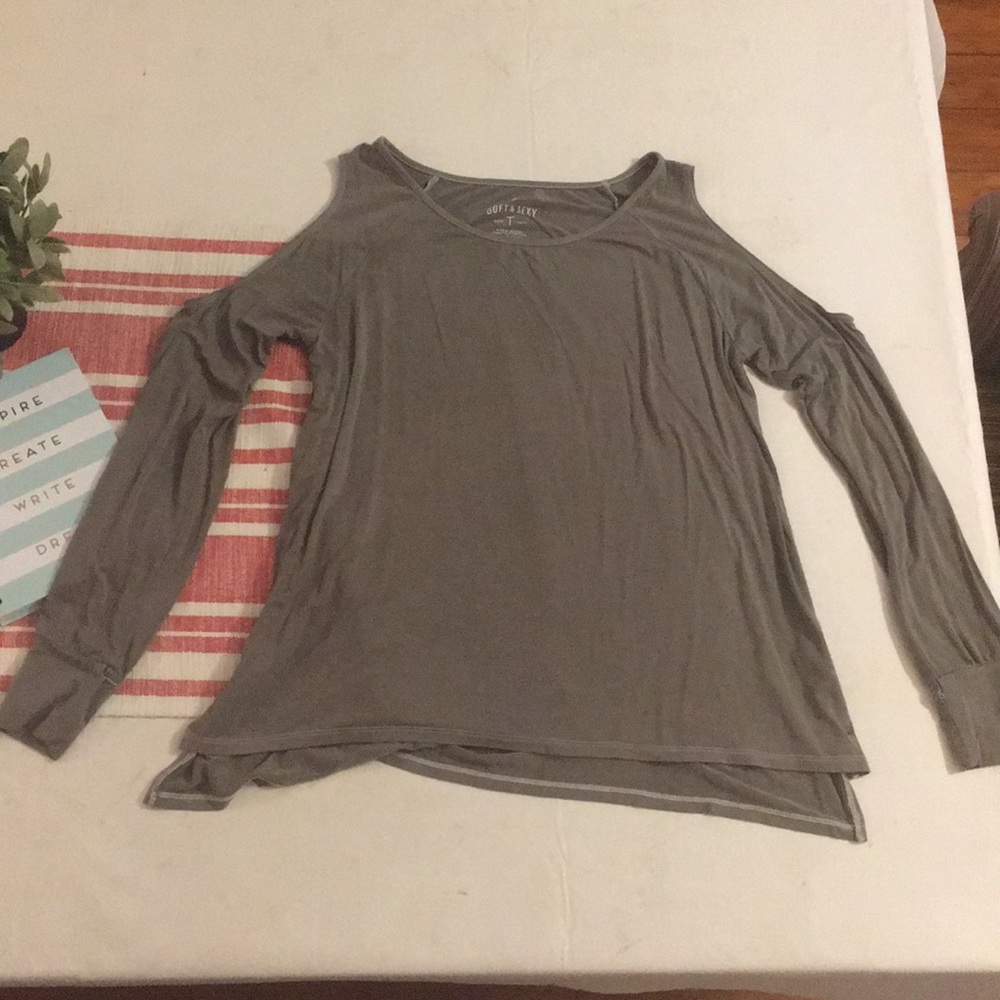 American Eagle: XS: cold shoulder long sleeve top